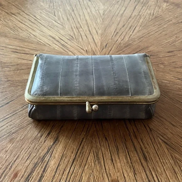 Vintage Eel Skin Gray Leather Clutch Purse with Kiss Lock & Mirror / Wallet - Picture 8 of 10